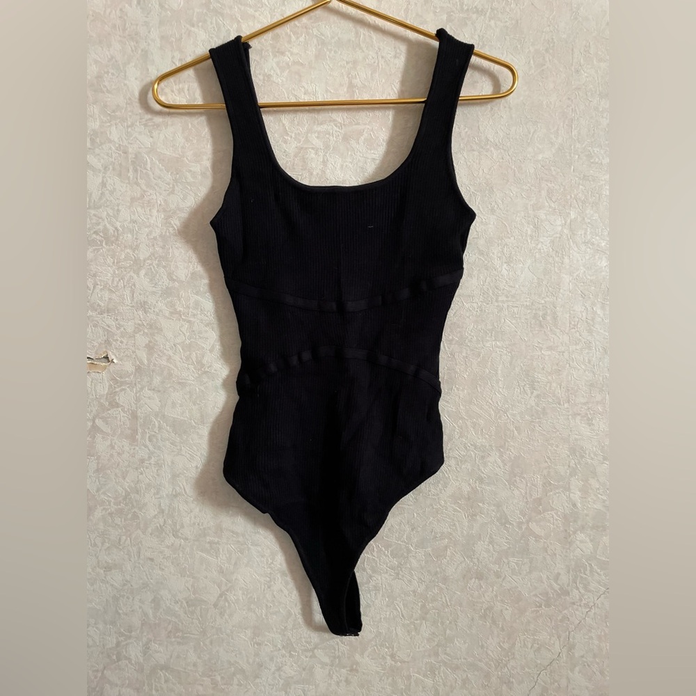 Love Tree women's large sleeveless black bodysuit